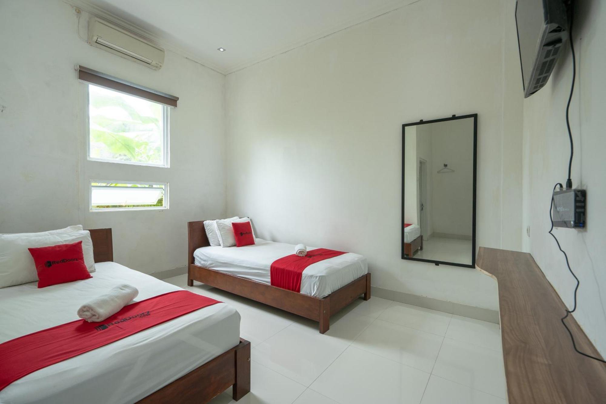 Reddoorz Near Ubud Village Sukawati  Luaran gambar