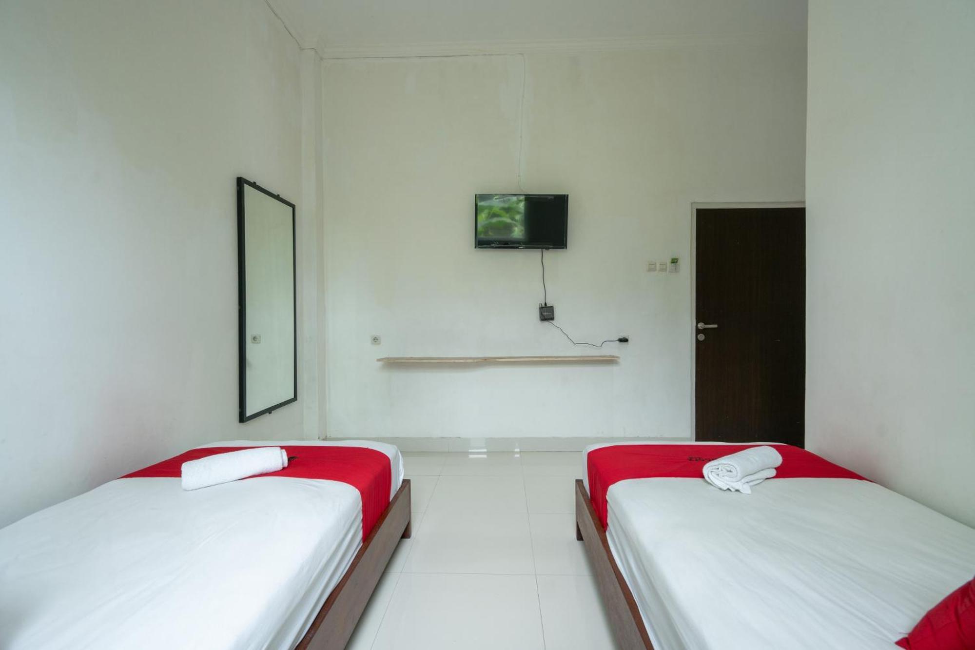 Reddoorz Near Ubud Village Sukawati  Luaran gambar