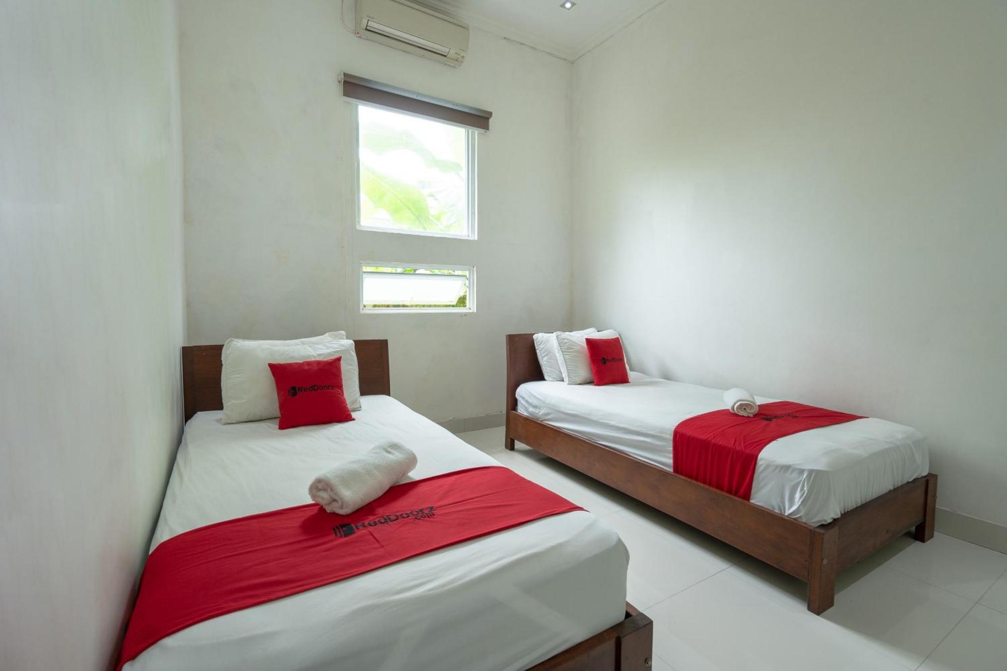 Reddoorz Near Ubud Village Sukawati  Luaran gambar