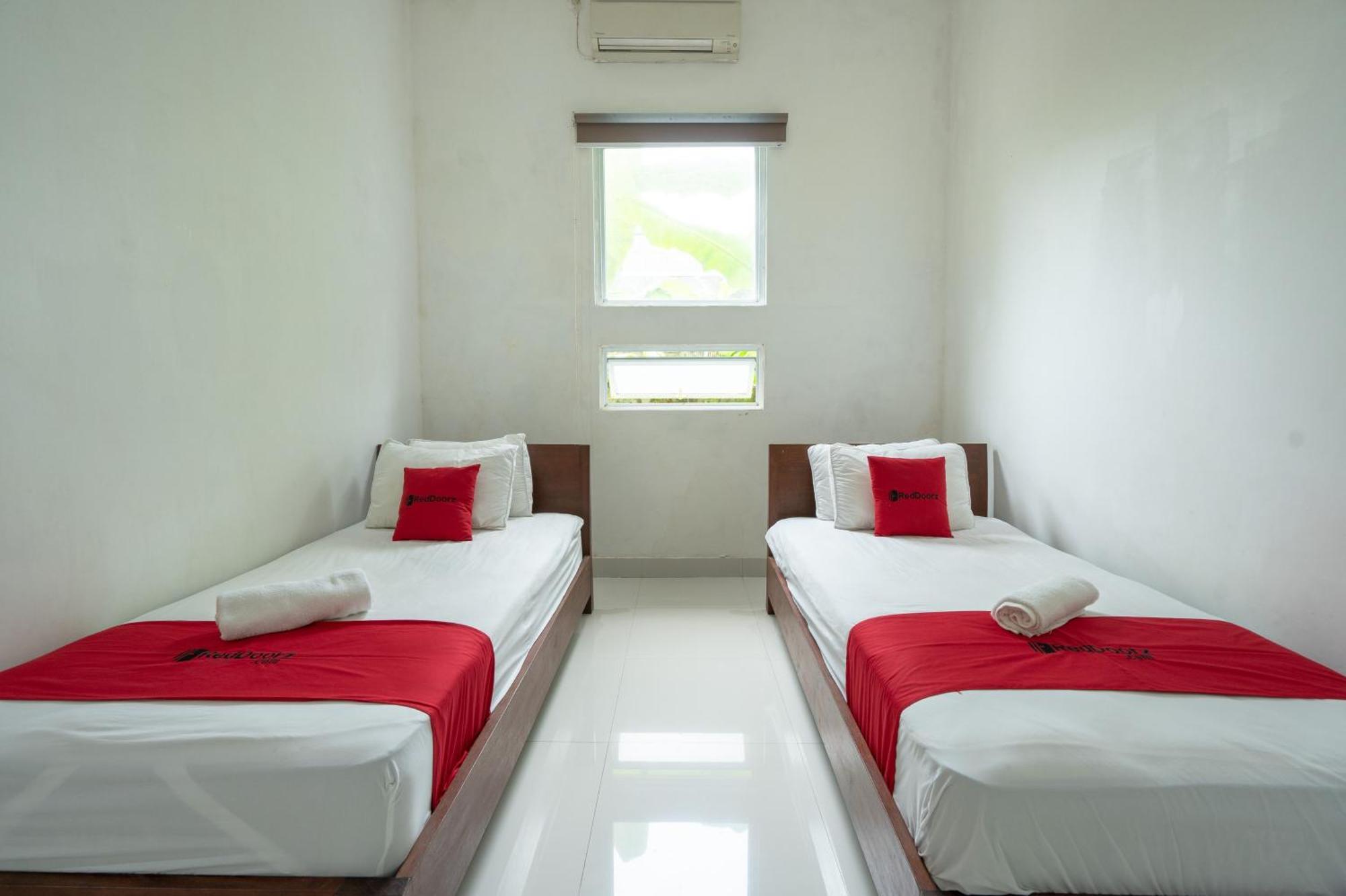 Reddoorz Near Ubud Village Sukawati  Luaran gambar
