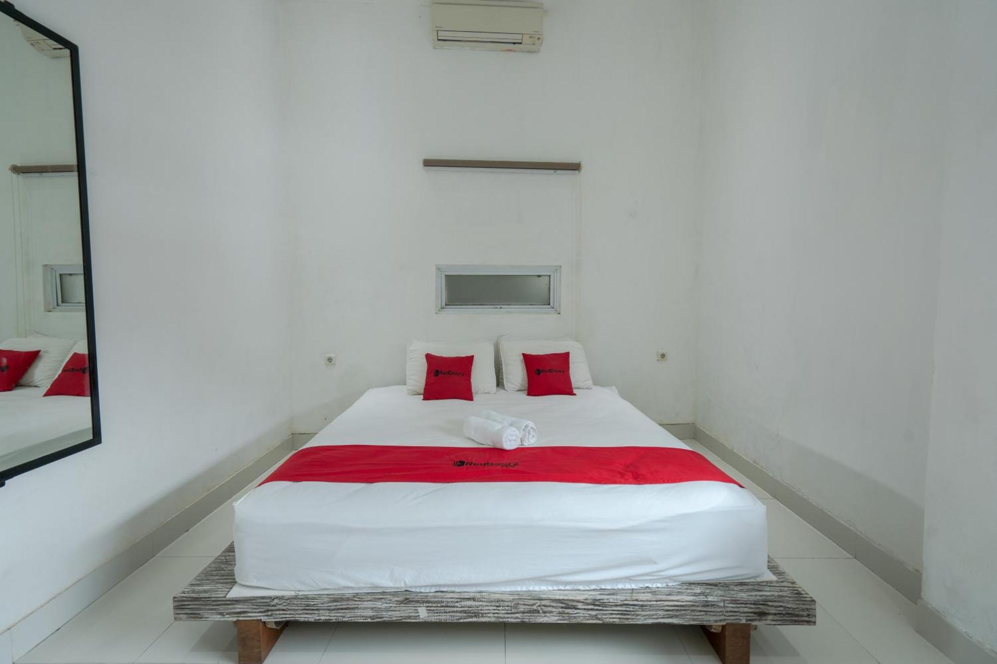 Reddoorz Near Ubud Village Sukawati  Luaran gambar