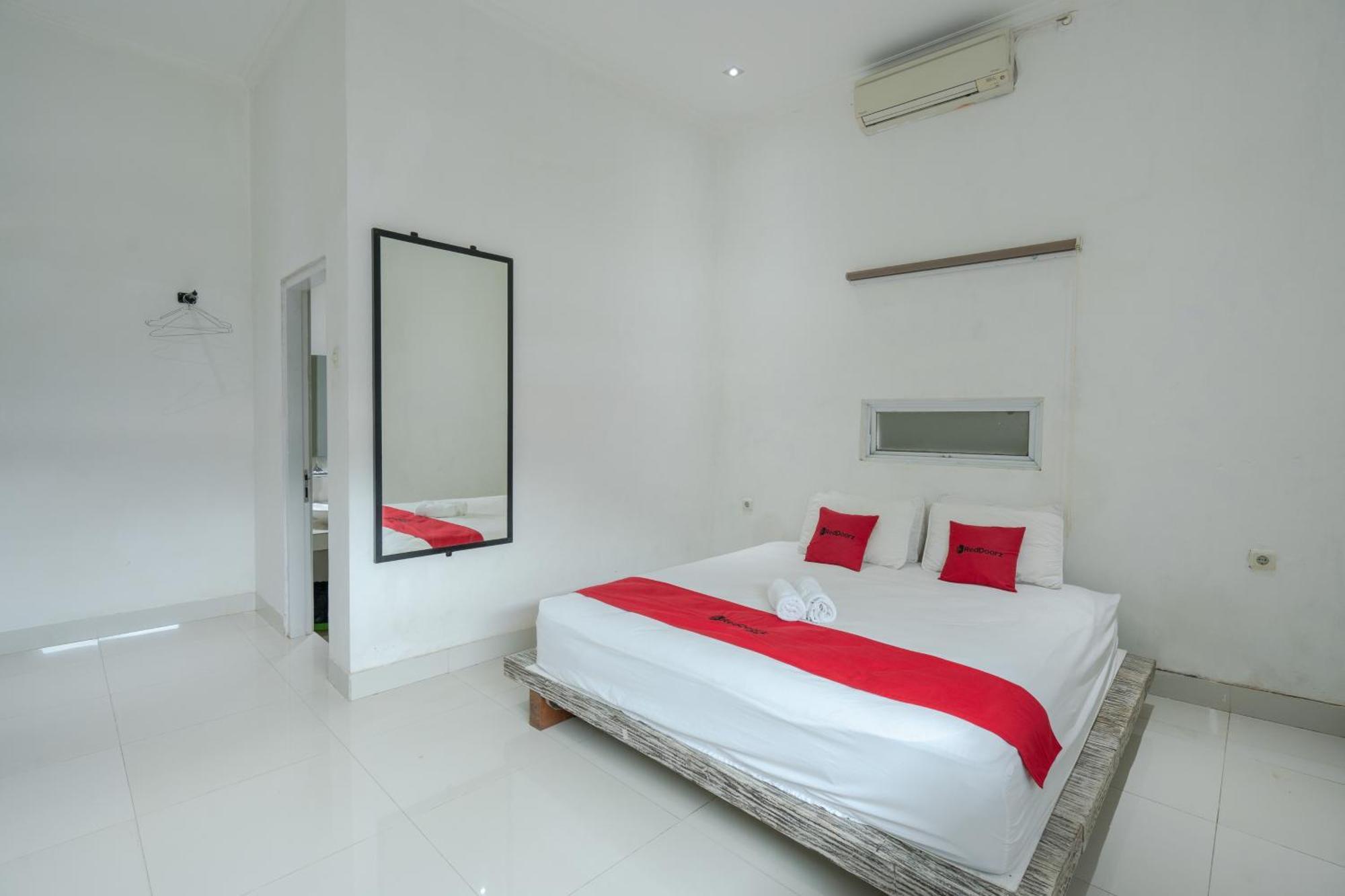 Reddoorz Near Ubud Village Sukawati  Luaran gambar