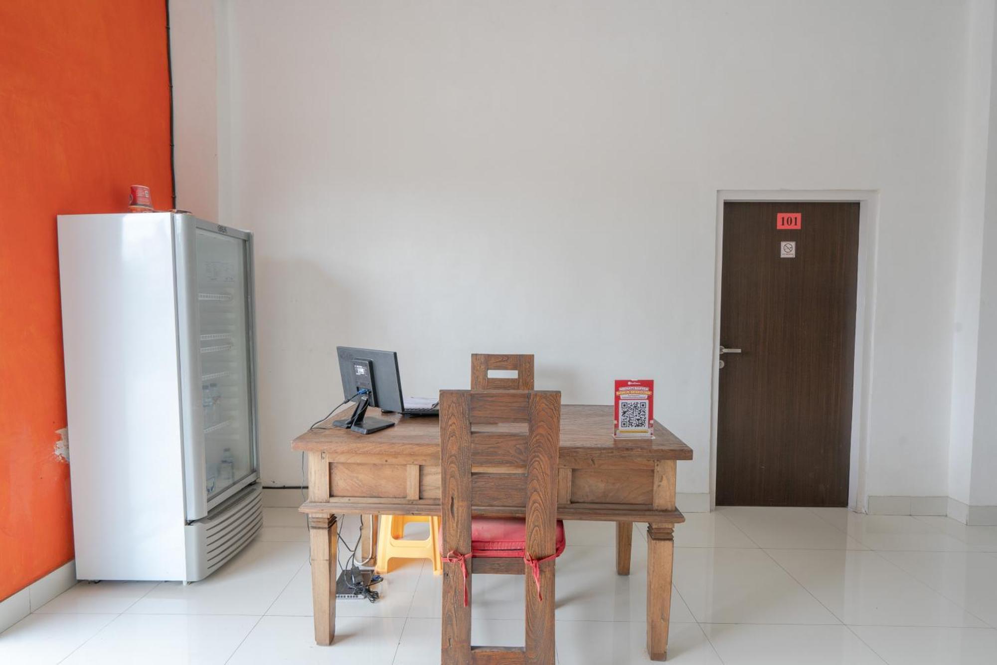 Reddoorz Near Ubud Village Sukawati  Luaran gambar